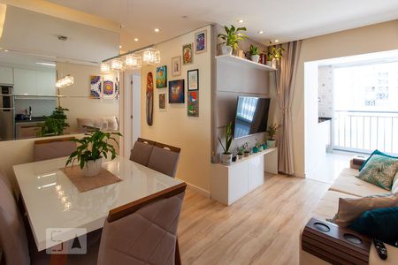 Sala de apartamento para alugar com 2 quartos, 64m² em Continental, Osasco
