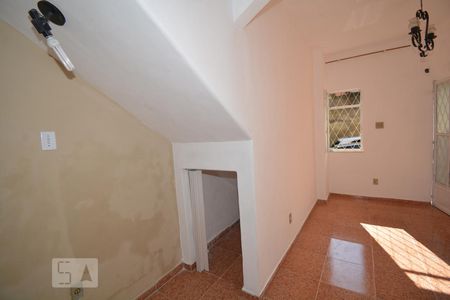 Hall de casa para alugar com 2 quartos, 80m² em Todos Os Santos, Rio de Janeiro