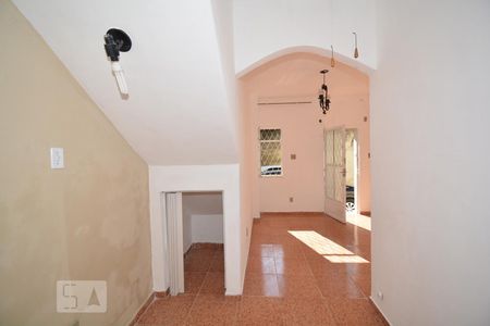 Hall de casa para alugar com 2 quartos, 80m² em Todos Os Santos, Rio de Janeiro