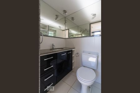 Apartamento à venda com 69m², 3 quartos e 2 vagas Apartamento à venda com 69m², 3 quartos e 2 vagasBanheiro da Suíte