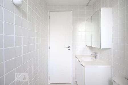 Apartamento para alugar com 70m², 2 quartos e 1 vaga Apartamento para alugar com 70m², 2 quartos e 1 vagaBanheiro