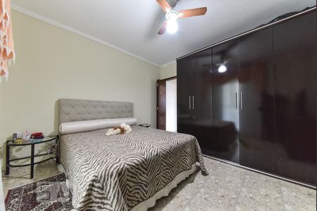 Casa à venda com 190m², 3 quartos e 3 vagas Casa à venda com 190m², 3 quartos e 3 vagasQuarto