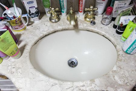 Casa à venda com 450m², 4 quartos e 6 vagas Casa à venda com 450m², 4 quartos e 6 vagasQuarto 3 - Suíte