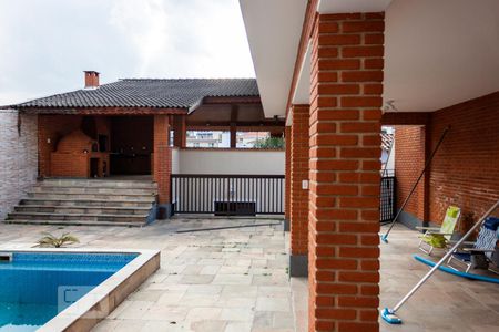 Casa à venda com 450m², 4 quartos e 6 vagas Casa à venda com 450m², 4 quartos e 6 vagasPiscina