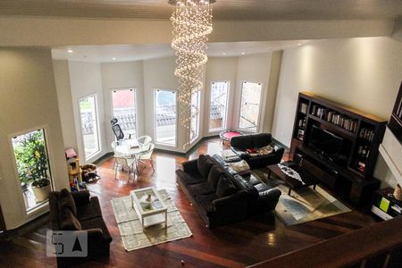 Casa à venda com 450m², 4 quartos e 6 vagas Casa à venda com 450m², 4 quartos e 6 vagasSala