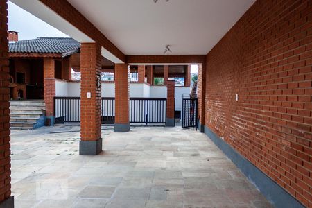 Casa à venda com 450m², 4 quartos e 6 vagas Casa à venda com 450m², 4 quartos e 6 vagasPiscina