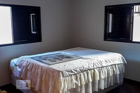 Casa à venda com 450m², 4 quartos e 6 vagas Casa à venda com 450m², 4 quartos e 6 vagasQuarto 4