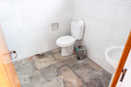 Casa à venda com 450m², 4 quartos e 6 vagas Casa à venda com 450m², 4 quartos e 6 vagasBanheiro da Piscina