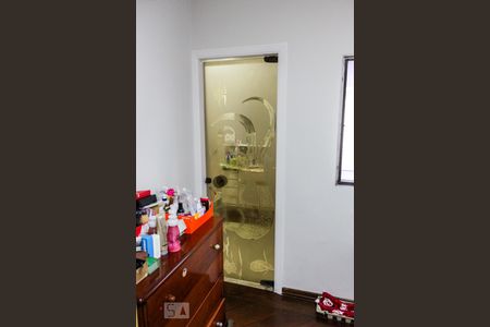 Casa à venda com 450m², 4 quartos e 6 vagas Casa à venda com 450m², 4 quartos e 6 vagasQuarto 3