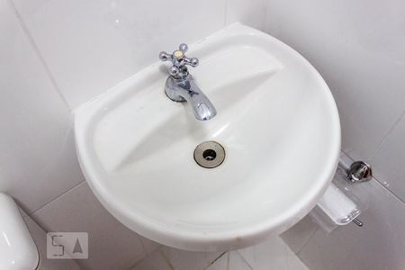 Casa à venda com 450m², 4 quartos e 6 vagas Casa à venda com 450m², 4 quartos e 6 vagasBanheiro de Serviço