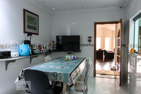 Casa à venda com 450m², 4 quartos e 6 vagas Casa à venda com 450m², 4 quartos e 6 vagasCozinha