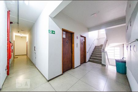 Apartamento à venda com 40m², 1 quarto e sem vagaCorredor do Prédio
