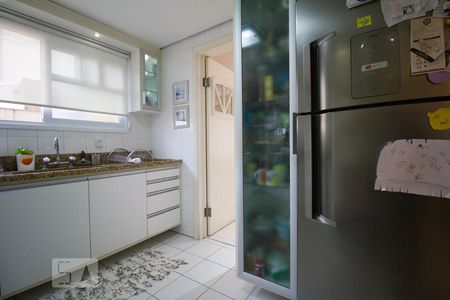 Casa de condomínio para alugar com 294m², 4 quartos e 3 vagas Casa de condomínio para alugar com 294m², 4 quartos e 3 vagasCozinha