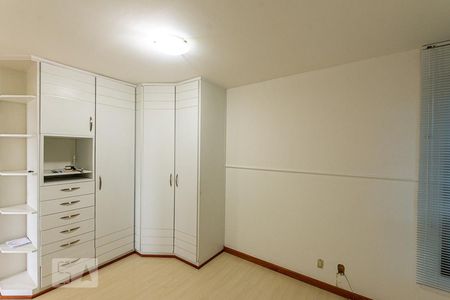 Apartamento à venda com 80m², 2 quartos e 2 vagasQuarto 2
