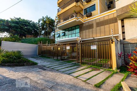 Apartamento à venda com 80m², 2 quartos e 2 vagasEntrada