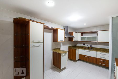 Apartamento à venda com 80m², 2 quartos e 2 vagasCozinha
