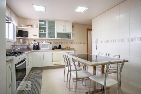 Apartamento à venda com 150m², 4 quartos e 3 vagasCozinha