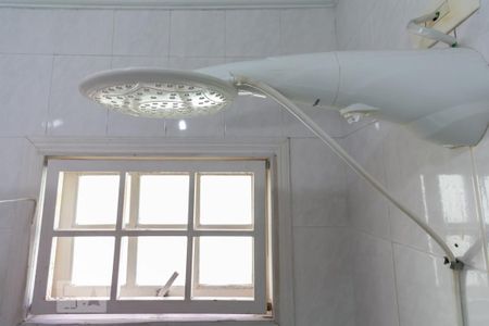 Casa à venda com 250m², 3 quartos e 3 vagas Casa à venda com 250m², 3 quartos e 3 vagasBanheiro da suíte - Chuveiro