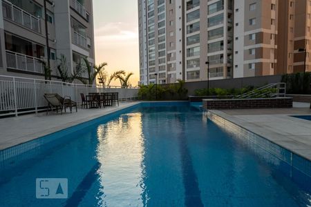 Apartamento à venda com 76m², 2 quartos e 2 vagasÁrea comum - Piscina