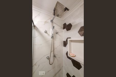 Apartamento à venda com 76m², 2 quartos e 2 vagasBanheiro da Suíte