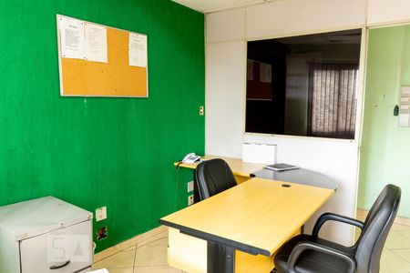 Casa à venda com 200m², 4 quartos e 4 vagas Casa à venda com 200m², 4 quartos e 4 vagasQuarto 2