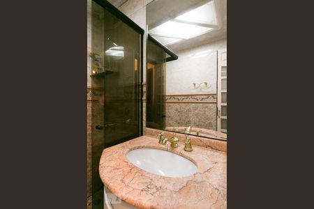 Apartamento à venda com 181m², 3 quartos e 2 vagasBanheiro da Suíte 1