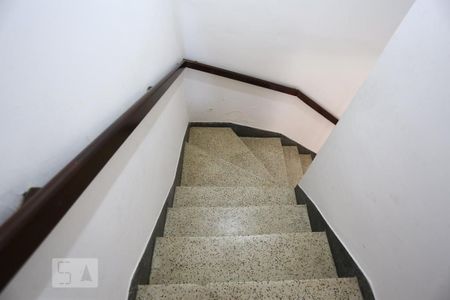 Casa à venda com 200m², 4 quartos e 1 vagaEscadas