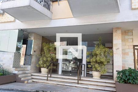 Apartamento à venda com 112m², 4 quartos e 1 vaga Apartamento à venda com 112m², 4 quartos e 1 vagaHall