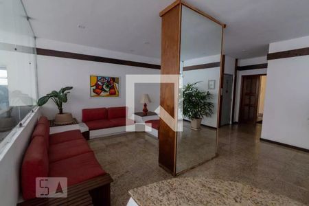 Apartamento à venda com 112m², 4 quartos e 1 vaga Apartamento à venda com 112m², 4 quartos e 1 vagaHall