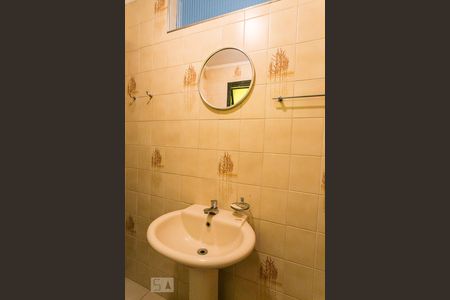 Casa à venda com 600m², 3 quartos e 7 vagasBanheiro da Garagem