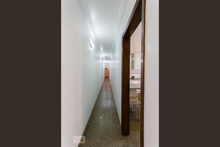 Casa à venda com 600m², 3 quartos e 7 vagasCorredor