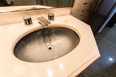 Casa à venda com 600m², 3 quartos e 7 vagasBanheiro Social