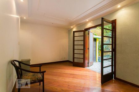 Casa à venda com 600m², 3 quartos e 7 vagasSuíte