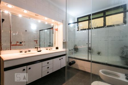 Casa à venda com 600m², 3 quartos e 7 vagasBanheiro da Suíte