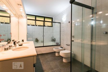 Casa à venda com 600m², 3 quartos e 7 vagasBanheiro da Suíte