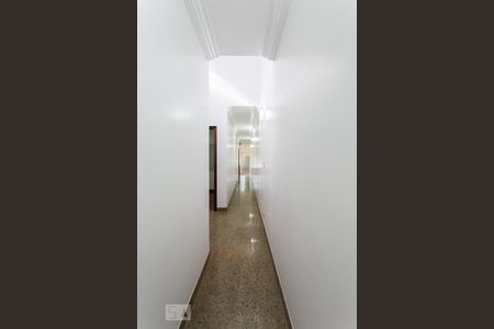 Casa à venda com 600m², 3 quartos e 7 vagasCorredor