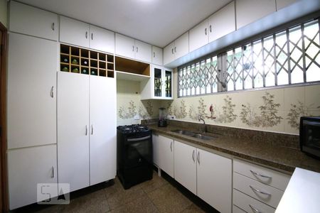 Casa à venda com 206m², 4 quartos e 6 vagasCozinha