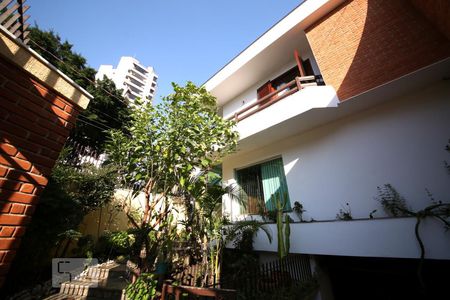 Casa à venda com 206m², 4 quartos e 6 vagasEntrada