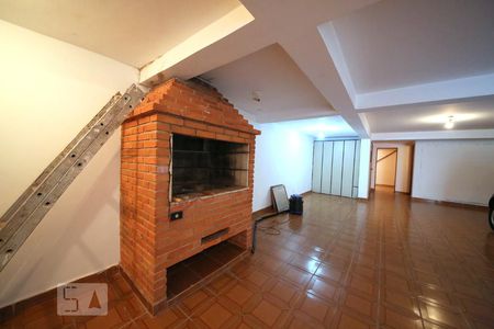 Casa à venda com 206m², 4 quartos e 6 vagasGaragem - Churrasqueira
