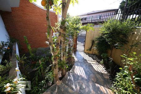 Casa à venda com 206m², 4 quartos e 6 vagasEntrada