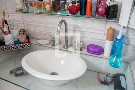 Apartamento à venda com 76m², 3 quartos e 1 vagaBanheiro do Quarto 2