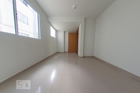 Quarto de apartamento para alugar com 1 quarto, 39m² em Pinheirinho, Curitiba