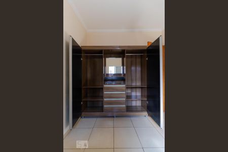 Apartamento à venda com 30m², 1 quarto e 2 vagas Apartamento à venda com 30m², 1 quarto e 2 vagasSuíte - Armário