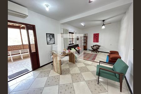 Sala 2 de kitnet/studio para alugar com 3 quartos, 180m² em Méier, Rio de Janeiro