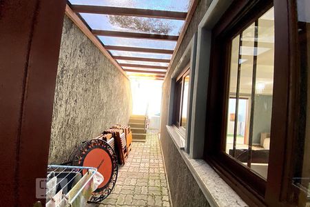 Casa à venda com 164m², 3 quartos e 2 vagas Casa à venda com 164m², 3 quartos e 2 vagasCorredor