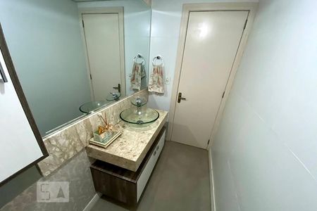 Casa à venda com 164m², 3 quartos e 2 vagas Casa à venda com 164m², 3 quartos e 2 vagasBanheiro 1