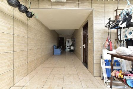 Casa à venda com 156m², 5 quartos e 2 vagas Casa à venda com 156m², 5 quartos e 2 vagasGaragem