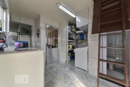 Casa à venda com 156m², 5 quartos e 2 vagas Casa à venda com 156m², 5 quartos e 2 vagasLavanderia ( Escada Retrátil )