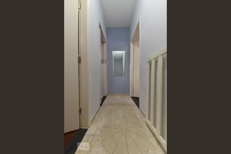 Casa à venda com 156m², 5 quartos e 2 vagas Casa à venda com 156m², 5 quartos e 2 vagasCorredor