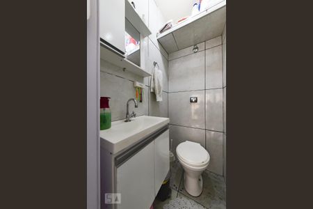 Casa à venda com 156m², 5 quartos e 2 vagas Casa à venda com 156m², 5 quartos e 2 vagasLavabo